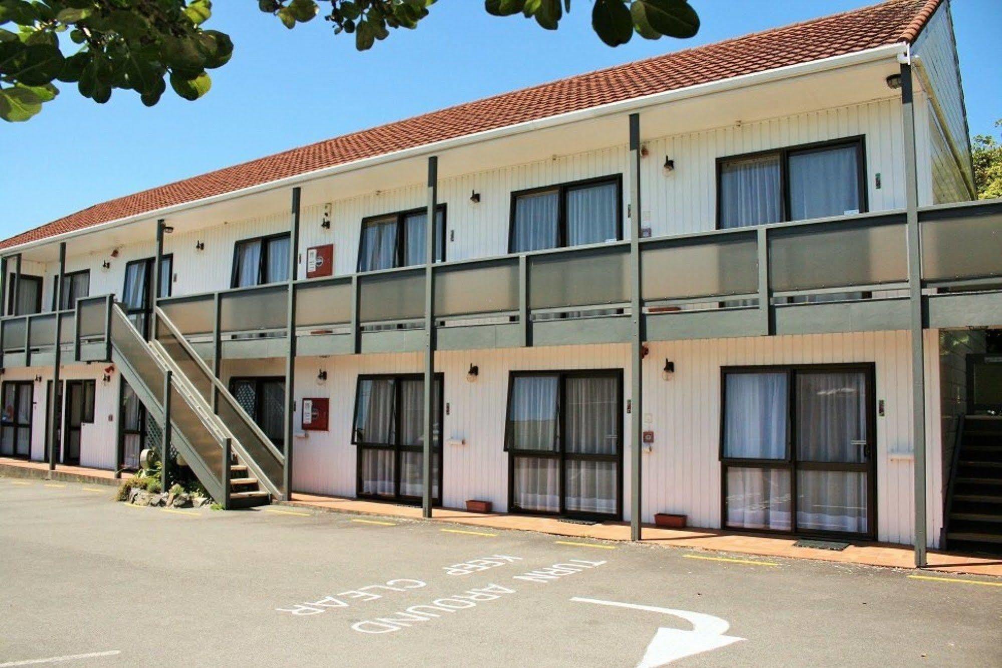 88 Wallace Court Motel Wellington Buitenkant foto