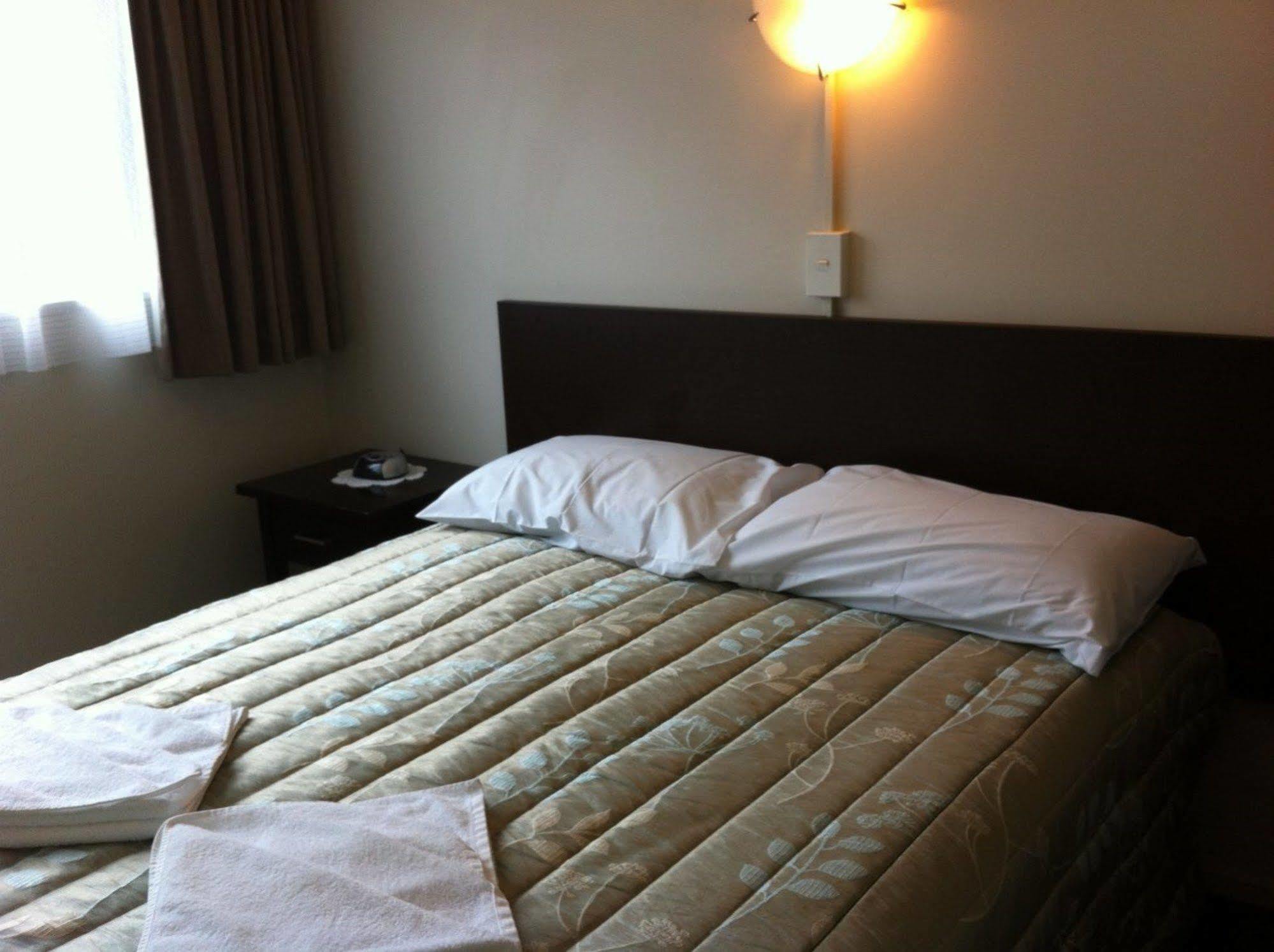 88 Wallace Court Motel Wellington Buitenkant foto