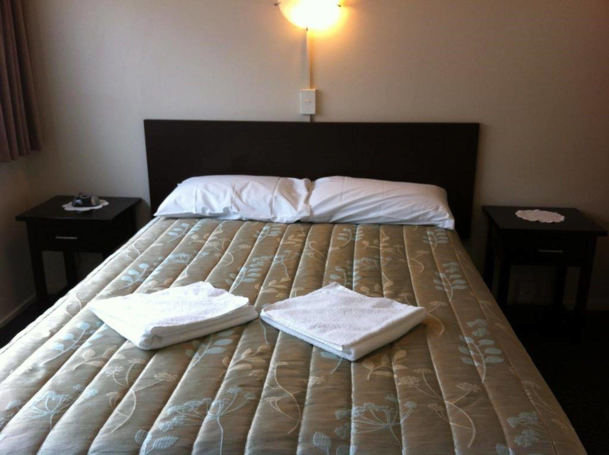 88 Wallace Court Motel Wellington Buitenkant foto